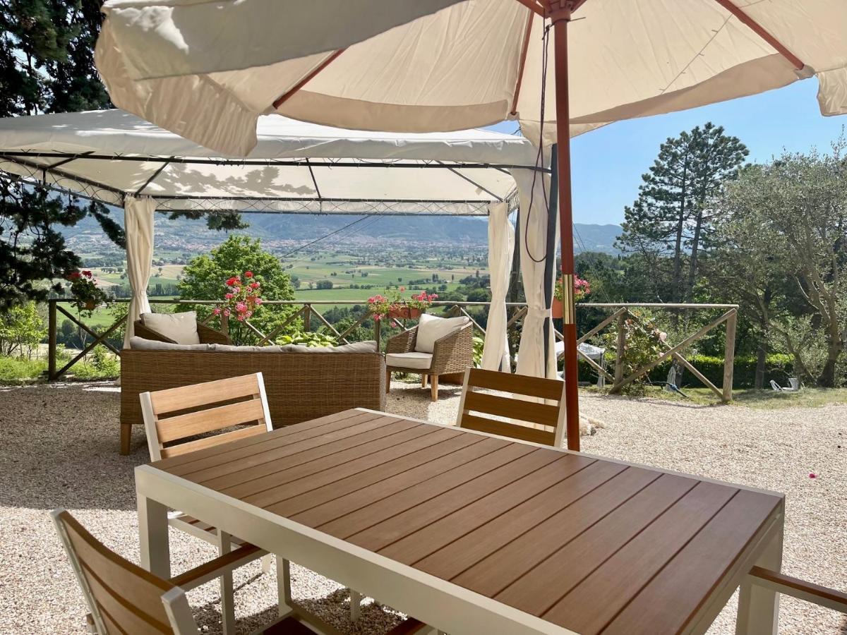 La Panoramica Gubbio - Maison De Charme - Casette E Appartamenti Self Catering Per Vacanze Meravigliose! Εξωτερικό φωτογραφία
