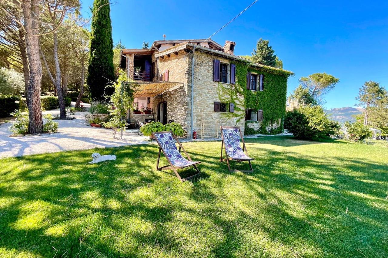 La Panoramica Gubbio - Maison De Charme - Casette E Appartamenti Self Catering Per Vacanze Meravigliose! Εξωτερικό φωτογραφία