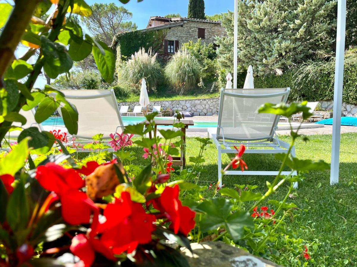 La Panoramica Gubbio - Maison De Charme - Casette E Appartamenti Self Catering Per Vacanze Meravigliose! Εξωτερικό φωτογραφία