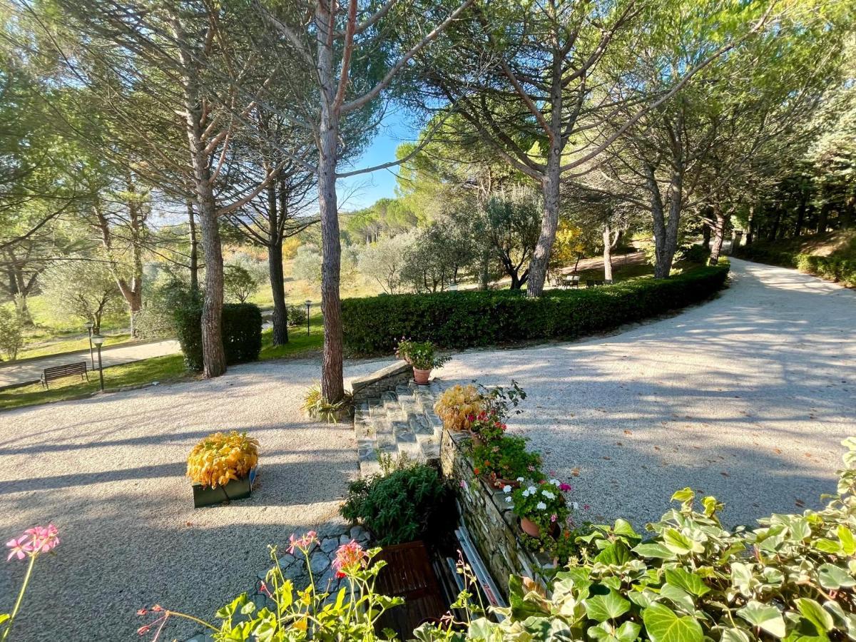 La Panoramica Gubbio - Maison De Charme - Casette E Appartamenti Self Catering Per Vacanze Meravigliose! Εξωτερικό φωτογραφία