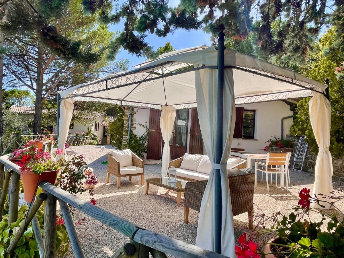 La Panoramica Gubbio - Maison De Charme - Casette E Appartamenti Self Catering Per Vacanze Meravigliose! Εξωτερικό φωτογραφία
